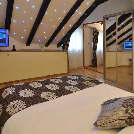 Deluxe & Sarella Appartement