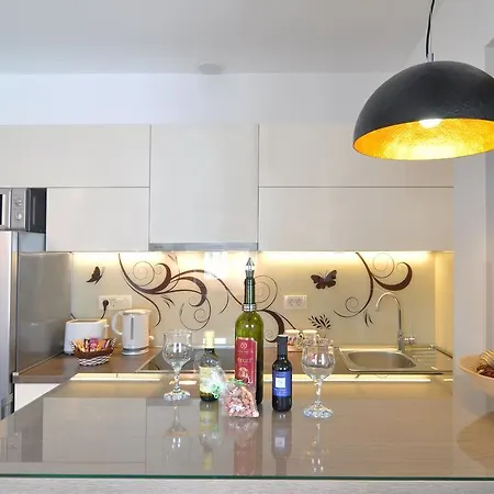 Deluxe Apartments&rooms Sarella *
