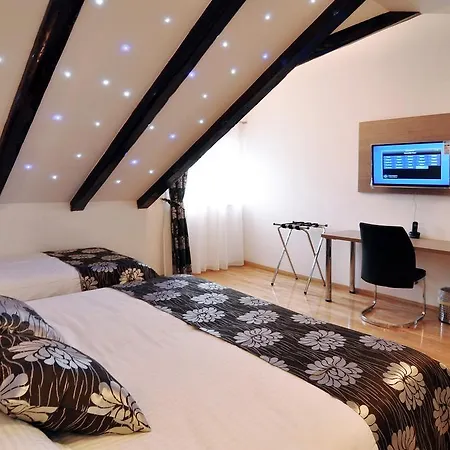 Апартаменти Deluxe & Sarella Спліт