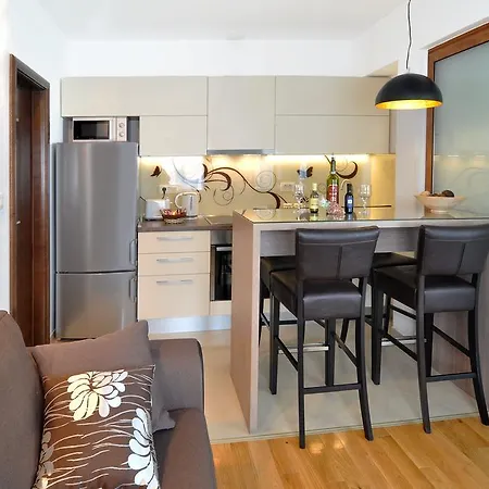 디럭스 아파트&룸스 사렐라 스플리트