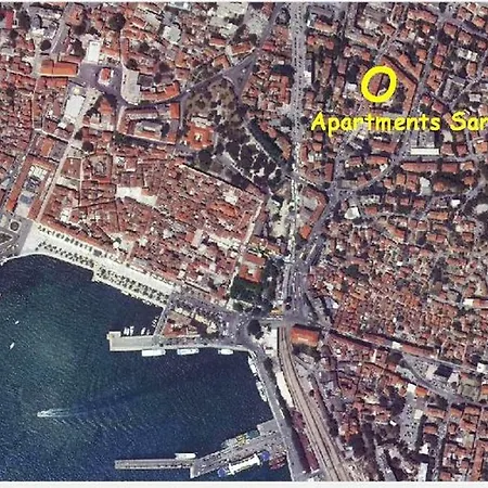 디럭스 아파트&룸스 사렐라