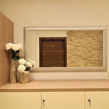 Апартаменти Deluxe & Sarella Спліт