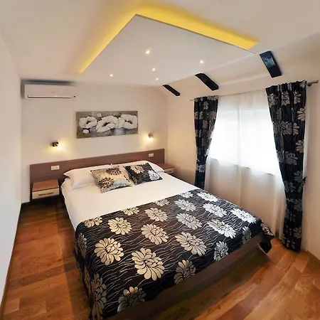 아파트 디럭스 아파트&룸스 사렐라 스플리트